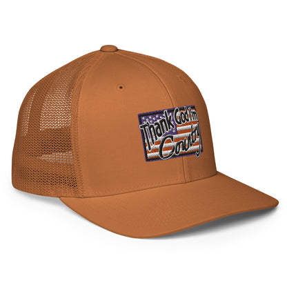 Closed-back trucker cap 'Thank God I'm Country'